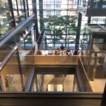 en utsikt över en byggnad